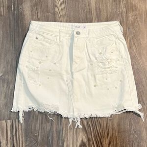 Cello Size M Distressed White Mini Skirt